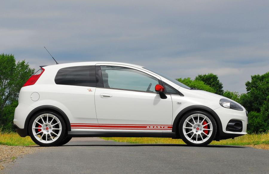  Abarth Grande Punto esseesse (199) 2008 года  (UK) (фото 4 из 21)